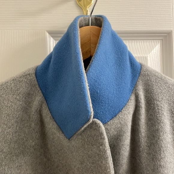 Light Grey coat, made in Korea. Cute blue hidden collar. - Picture 6 of 7